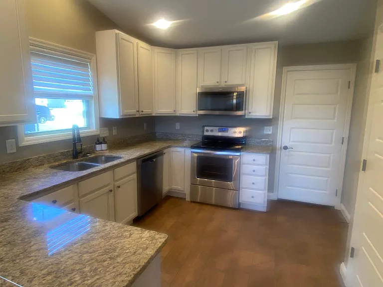 408 Split Rail Dr — Photo 6