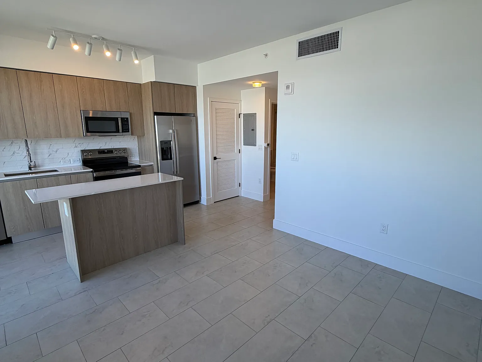 1 bed, 627 sqft, $1,759 — Photo 3