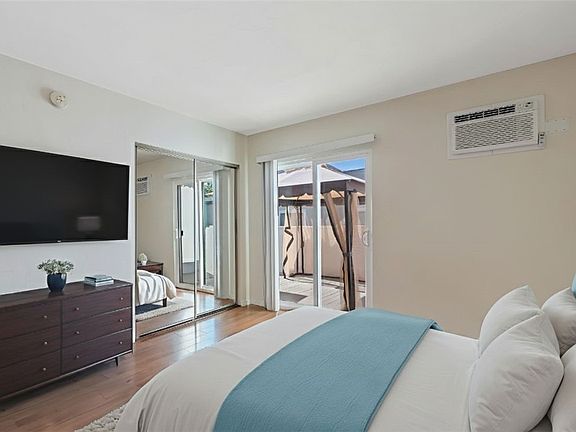 3rd image of 10636 Ayres Ave