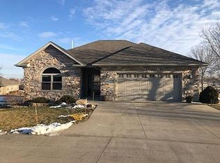 1404 E Ashford Cir, Mount Pleasant, IA