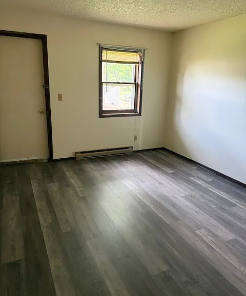 434 Martin Rd E — Photo 8
