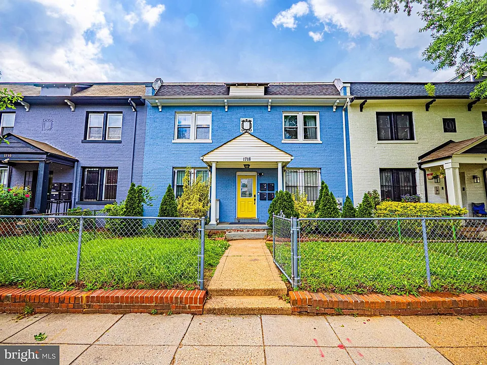 1718 W Virginia Ave NE #1
