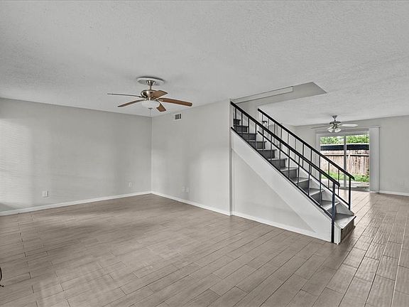 4th image of 2412 Miramar Court #2412