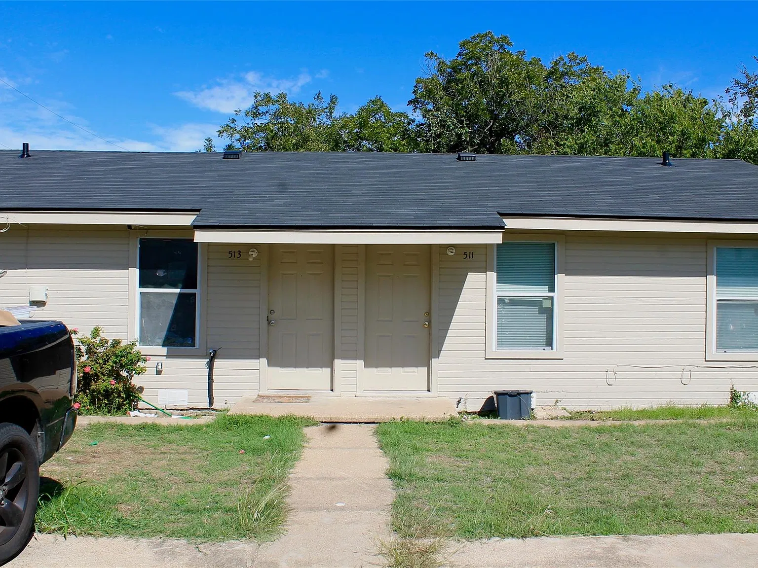2 bed, 1.0 bath, 705 sqft, $850 — Photo 2
