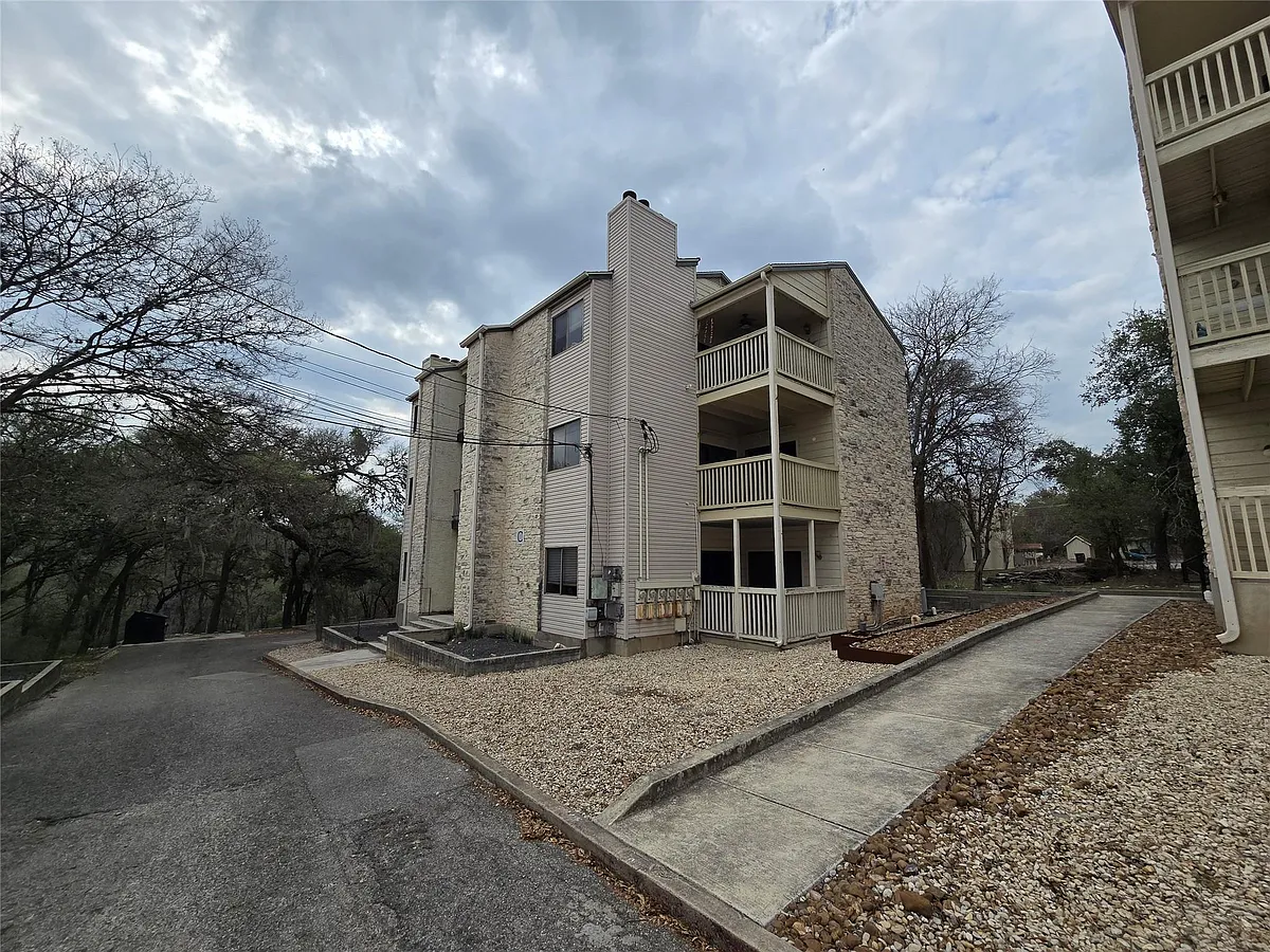 Building Photo - 1013 Chestnut St #C6