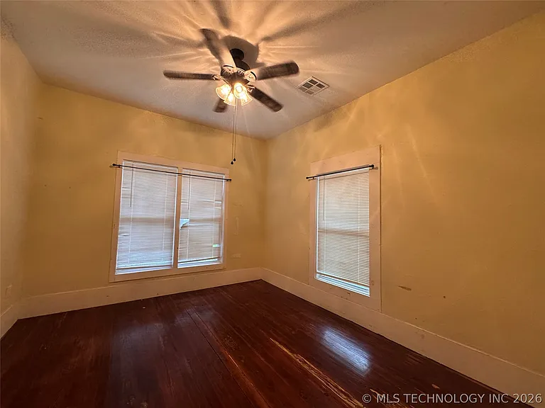 709 N 6th Ave — Photo 12