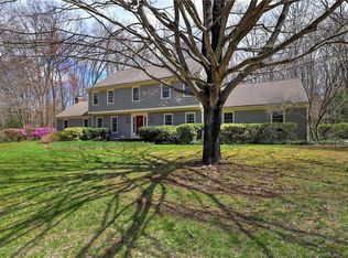 13 Robin Ln, Monroe, CT 06468