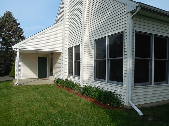 Flower beds outside great rm
