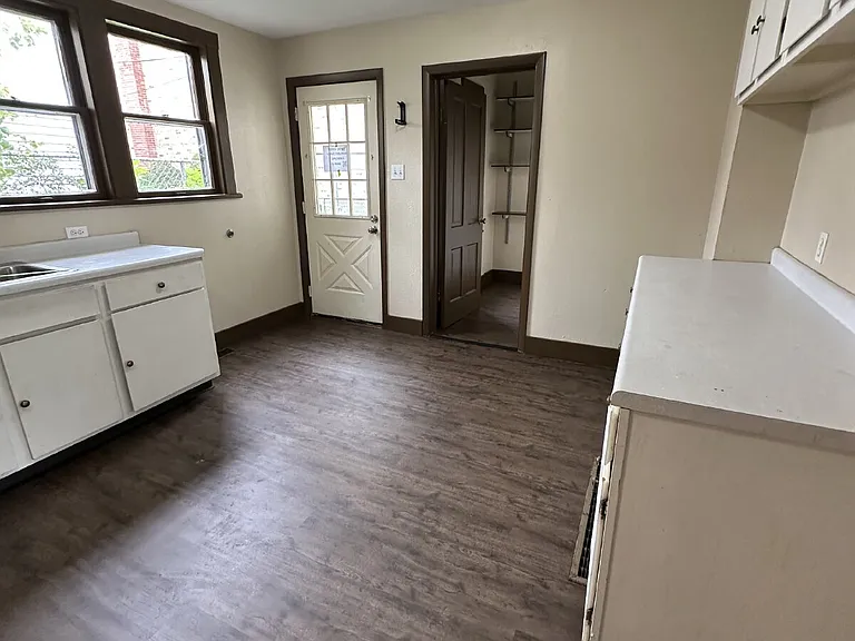 416 Dodge St — Photo 14