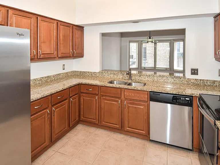 4444 Lindell Blvd #7 — Photo 45