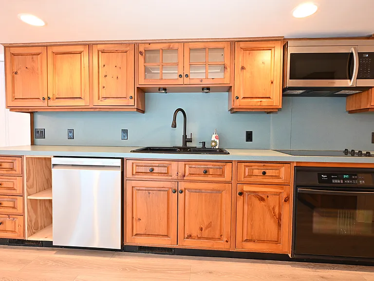 241 Wrentham Rd — Photo 8