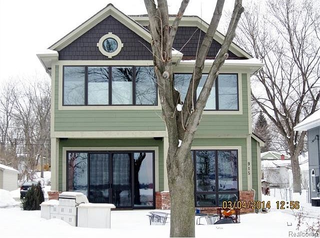 1st image of 915 E Walled Lake Dr