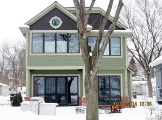 915 E Walled Lake Dr, Walled Lake, MI