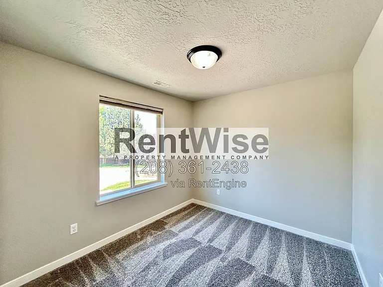 1897 N Justin Ave — Photo 8