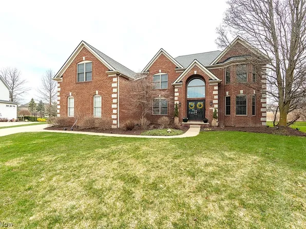 20208 E Donegal Ln, Strongsville, OH 44149