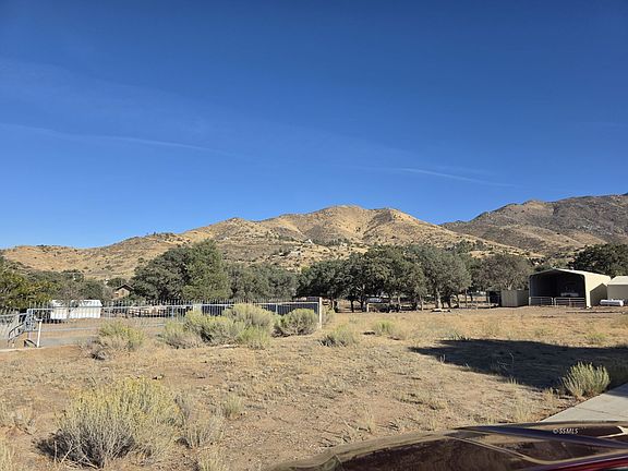 3rd image of 3804 Flicker Rd
