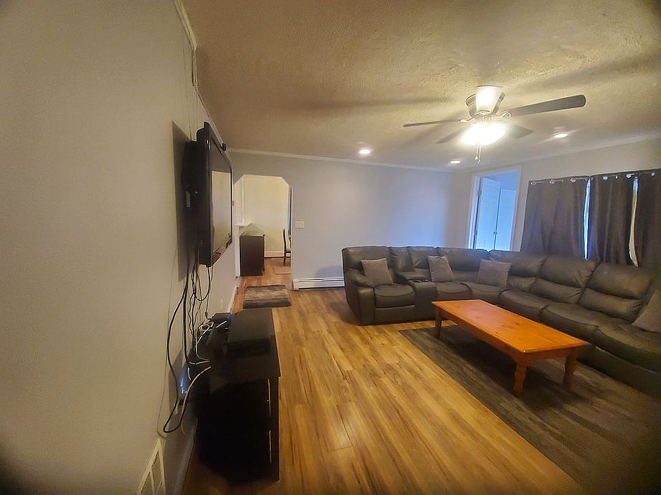 spacious living room 