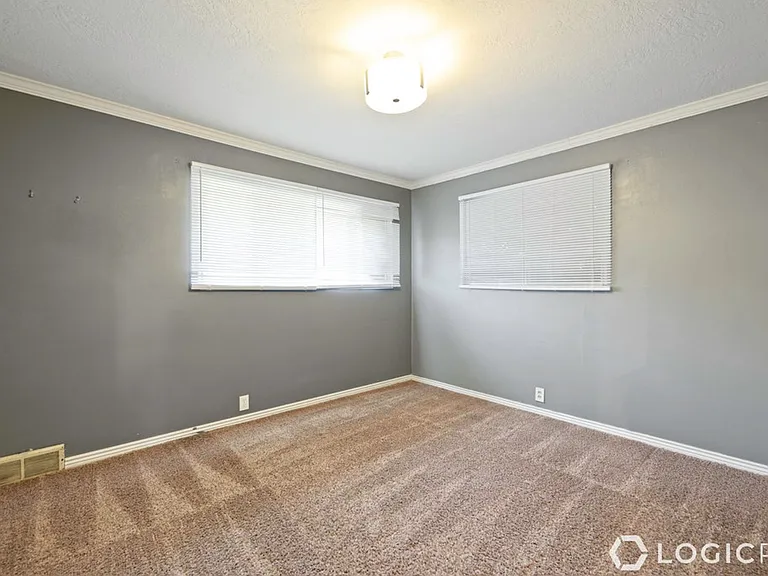1305 Henderson Dr — Photo 11