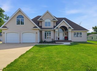 211 Wagner St, Washington, IL 61571