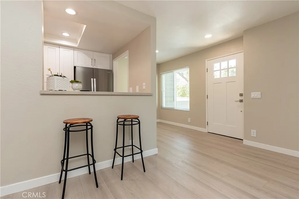 2 bed, 1008 sqft, $2,995 — Photo 4
