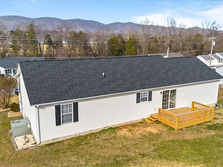 230 Clover Cir — Photo 14