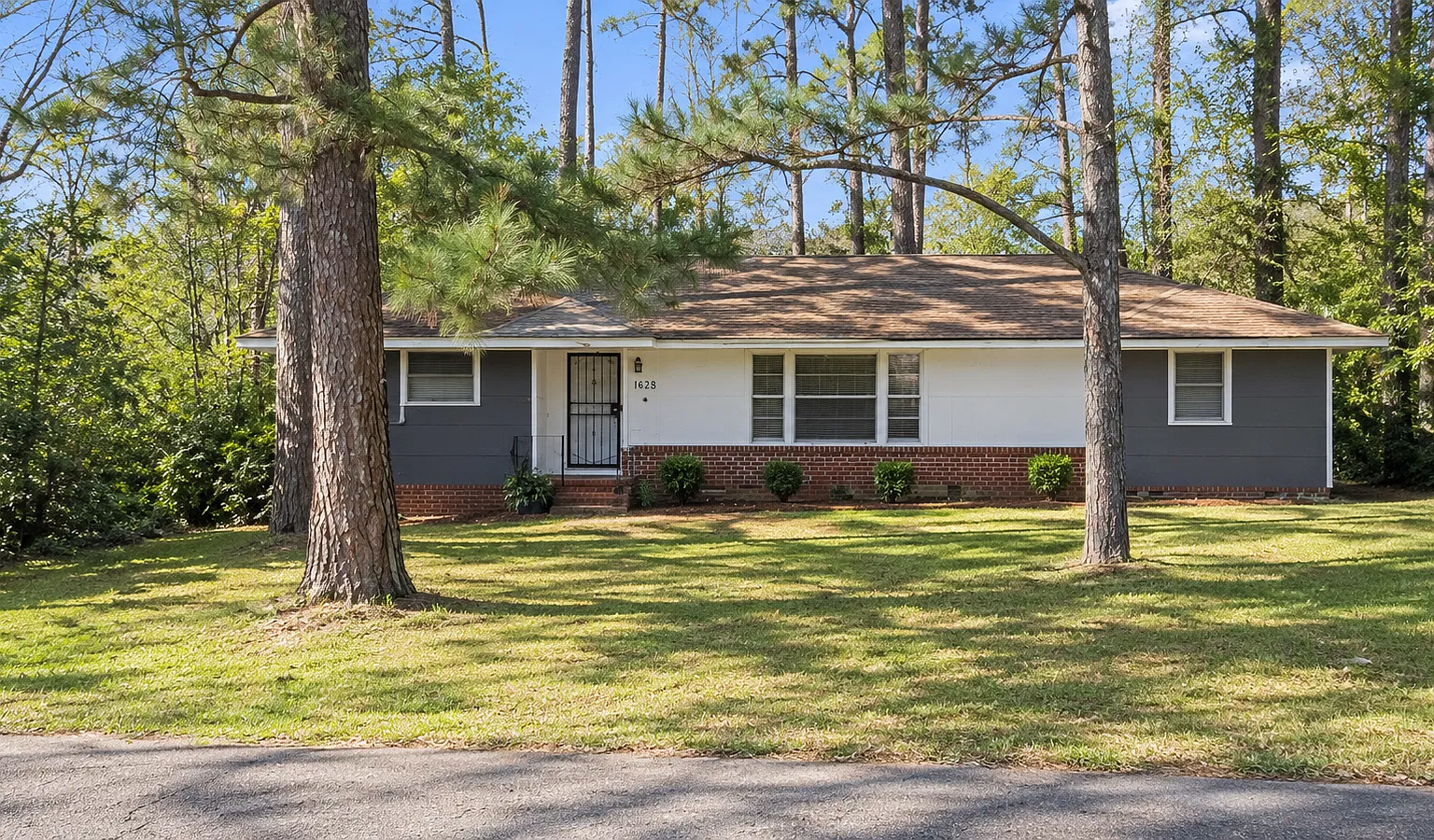 4 bed, 1523 sqft, $1,100 — Photo 1