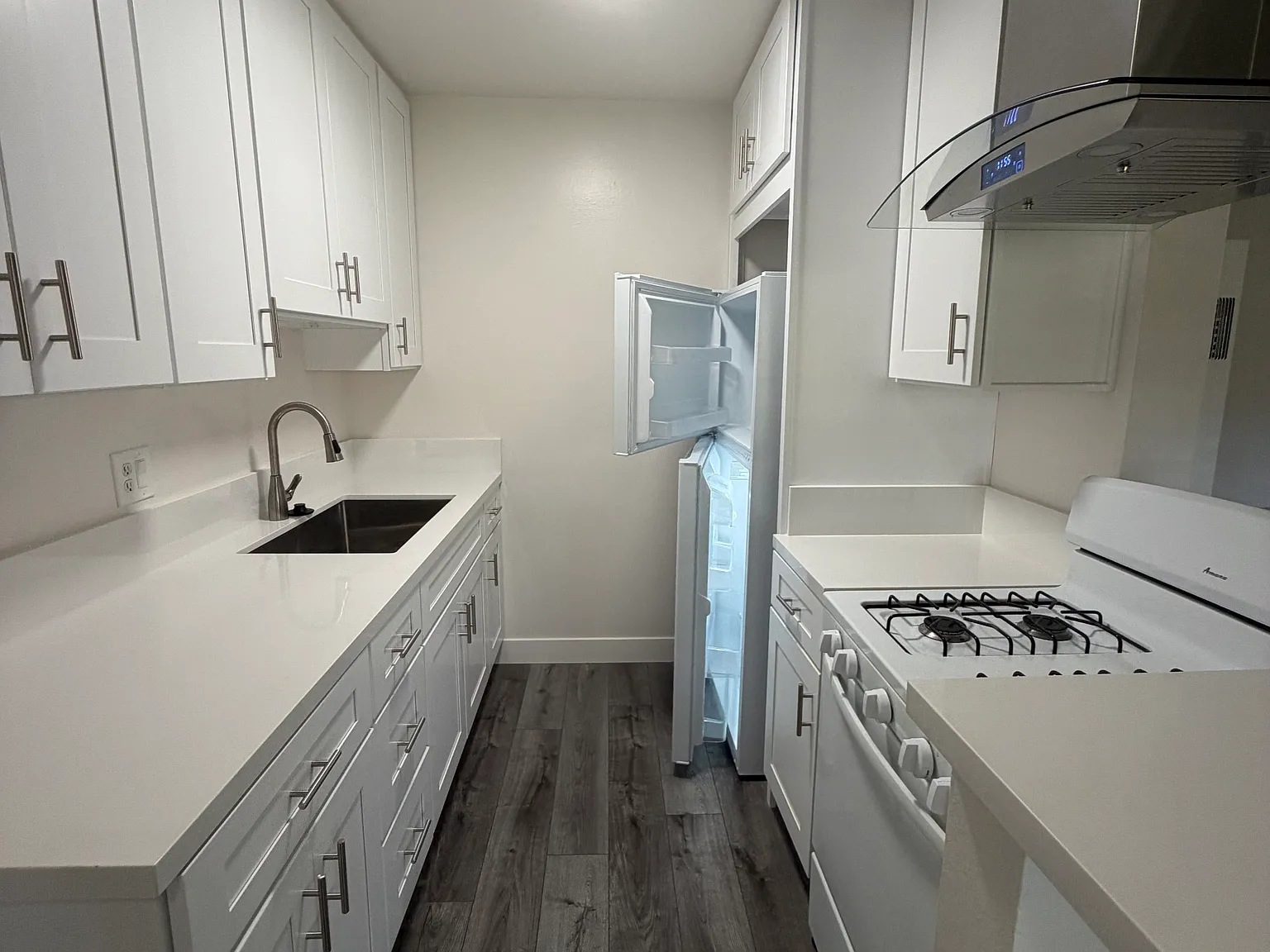 1 bed, 700 sqft, $1,900 — Photo 4
