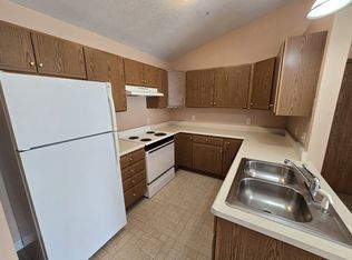 619 Johnson St #12, Waterloo, IA 50702