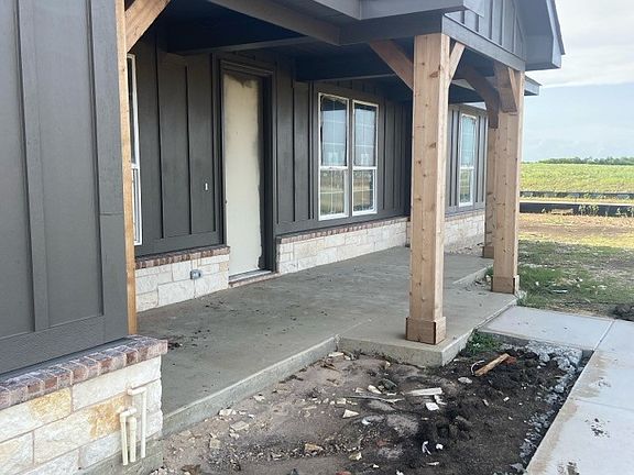 4th image of 181 Sunny Side Rd