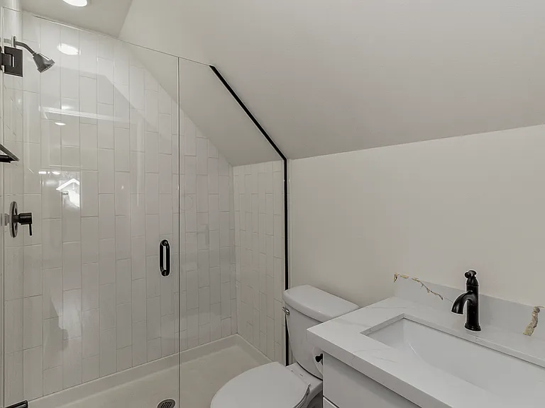 816 S Sullivan St #B — Photo 15