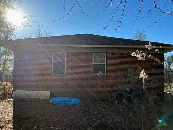 3rd image of 49 Chamblee Rd