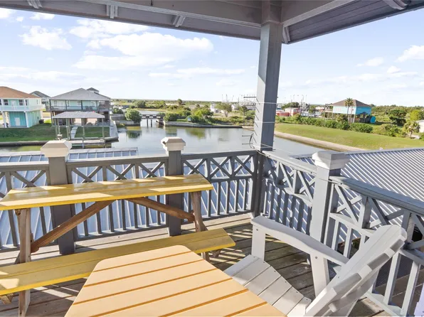 2205 Nelson Ave, Port Bolivar, TX 77650