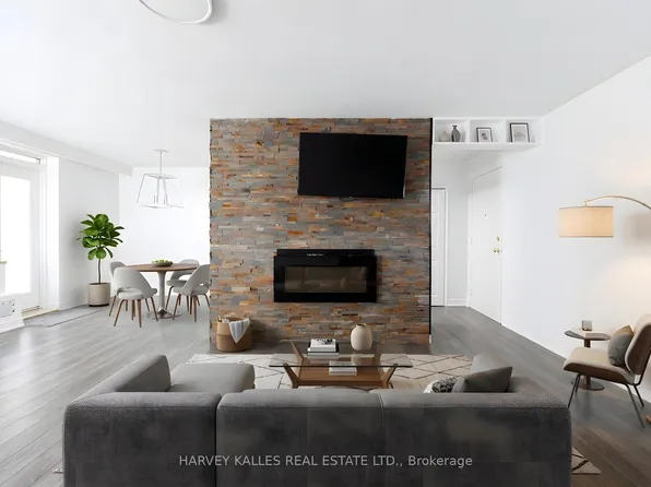 50 Gulliver Rd #304, Toronto, ON M6M 2N2