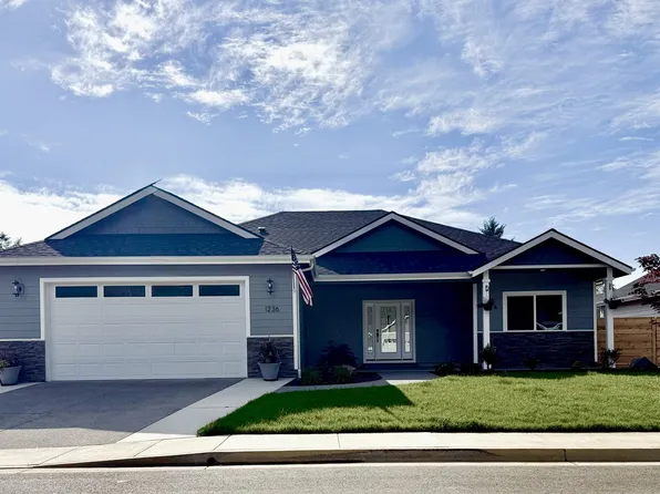 1236 Lighthouse Ln, Brookings, OR 97415