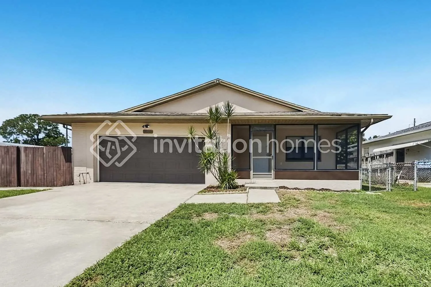 555 Freeport Ave N Saint Petersburg, FL 33702 — Photo 1