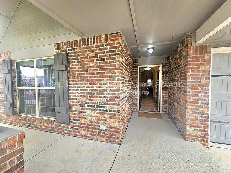 14727 S Urbana Ave — Photo 11