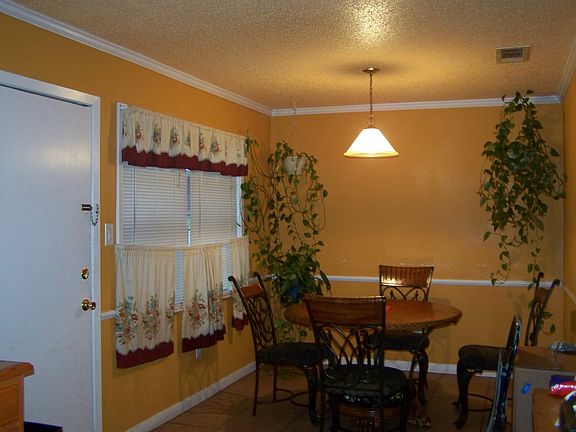 3rd image of 509 Oakwood Dr