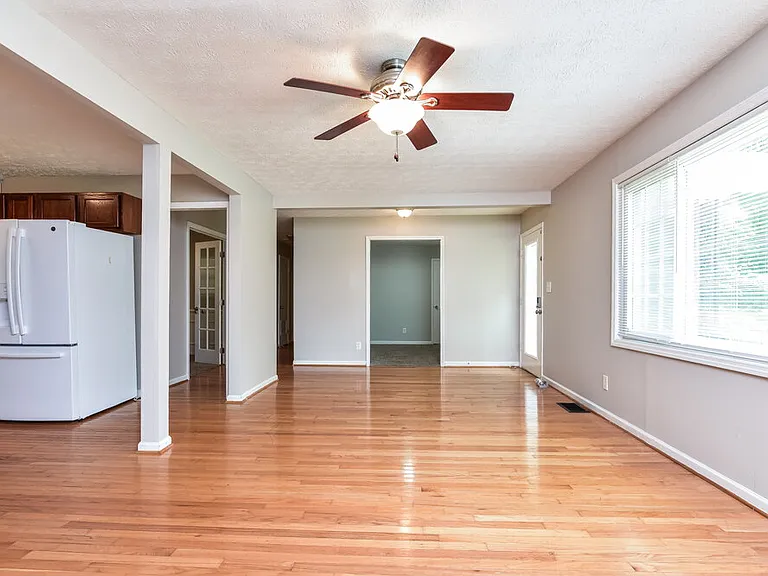 160 Swan Lake Dr — Photo 6