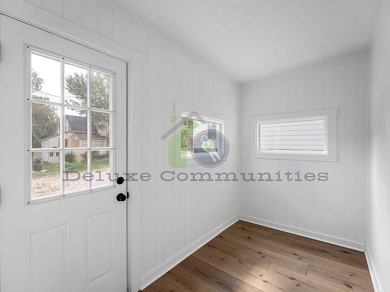 606 Lafayette Ave NE — Photo 12