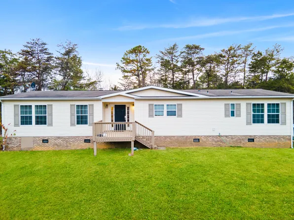 833 Gravel Hill Rd, Troutville, VA 24175