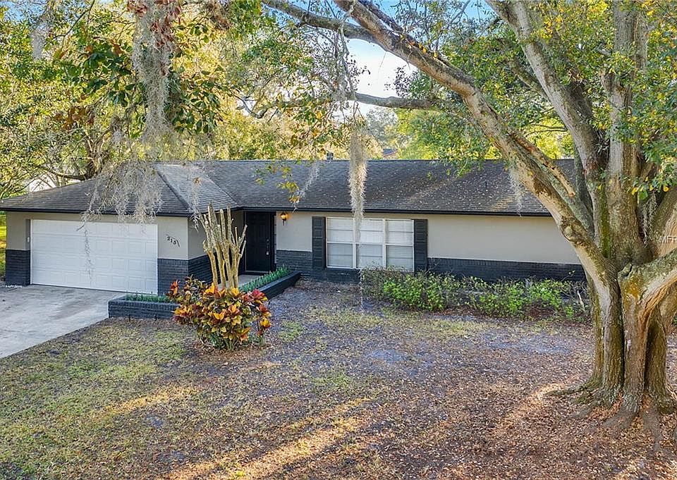 1st image of 215 Valencia Shores Dr