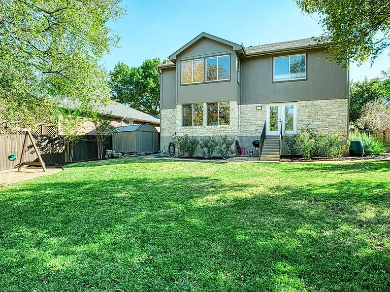 2412 Willow Way — Photo 29