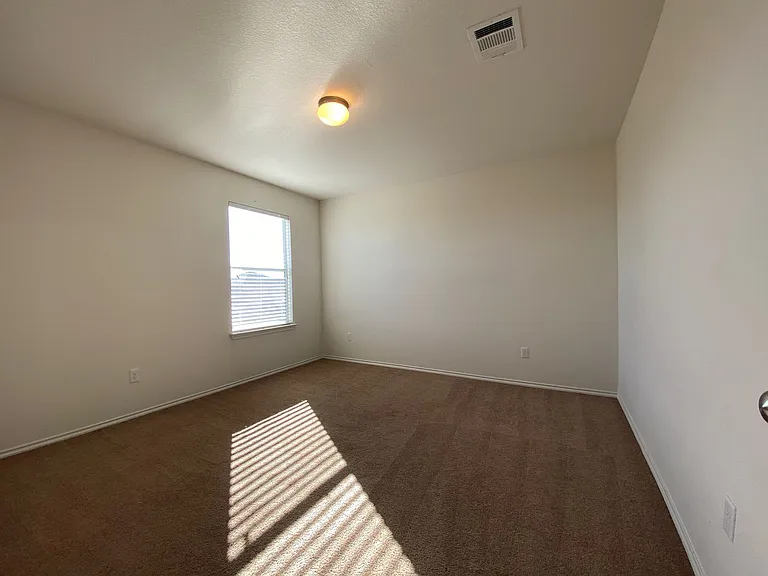 408 E Vega Ln — Photo 16