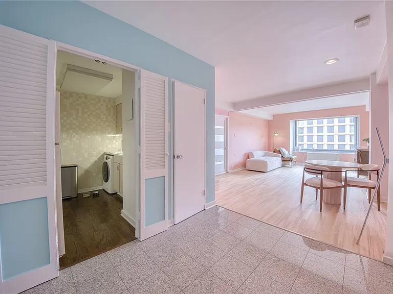 320 Fort Duquesne Blvd #16B — Photo 18