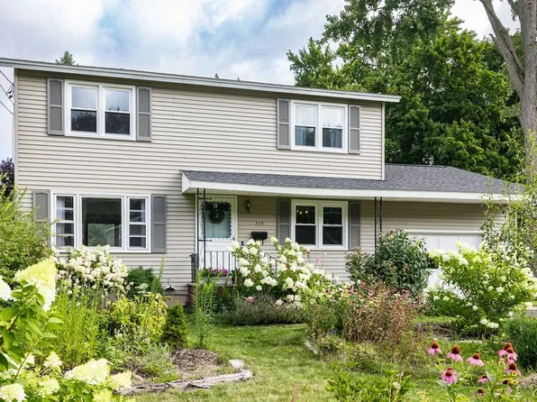 314 Jewell Dr, Liverpool, NY 13088