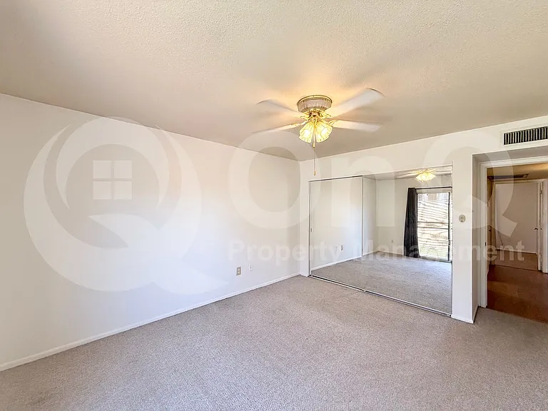 404 E Colgate Dr — Photo 11