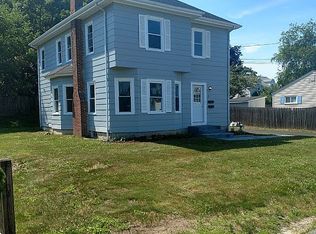 11 South St, West Warwick, RI 02893