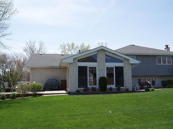 3rd image of 9218 175th St