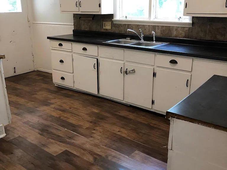 858 Forsythe St — Photo 5
