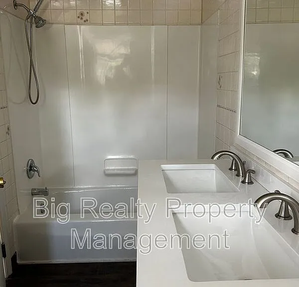 88 N Main St — Photo 15